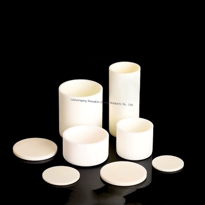 Fabryka tworzy na zamówienie wysokotemperaturowe, odporne na korozję 99% ceramiczne żurawie do laboratoriów