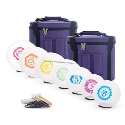 Czysta kwartowa kryształowa miska śpiewająca z harmonicznym rezonansem do uziemienia i medytacji