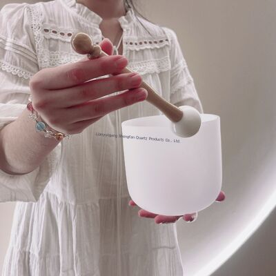 Sprzęt do piosenki z kwarcu o pojemności od 6 do 12 cali z darmowymi młotkami i pierścieniami O do uzdrawiania czakry